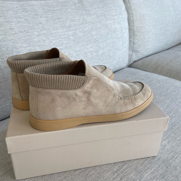 NIB- 12 Storeez beige suede loafers size 7 - Picture 9 of 12